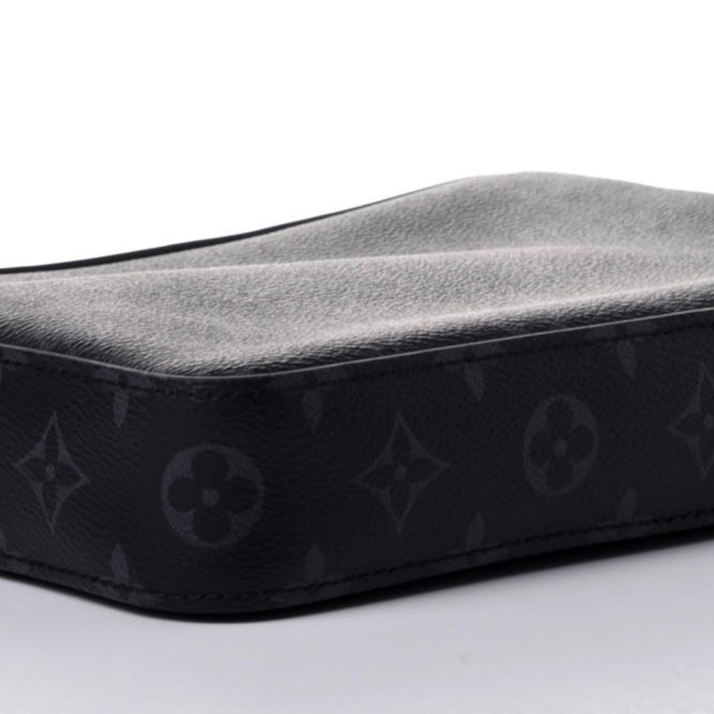 authentic LOUIS VUITTON Trio Messenger bag - Picture 7 of 14